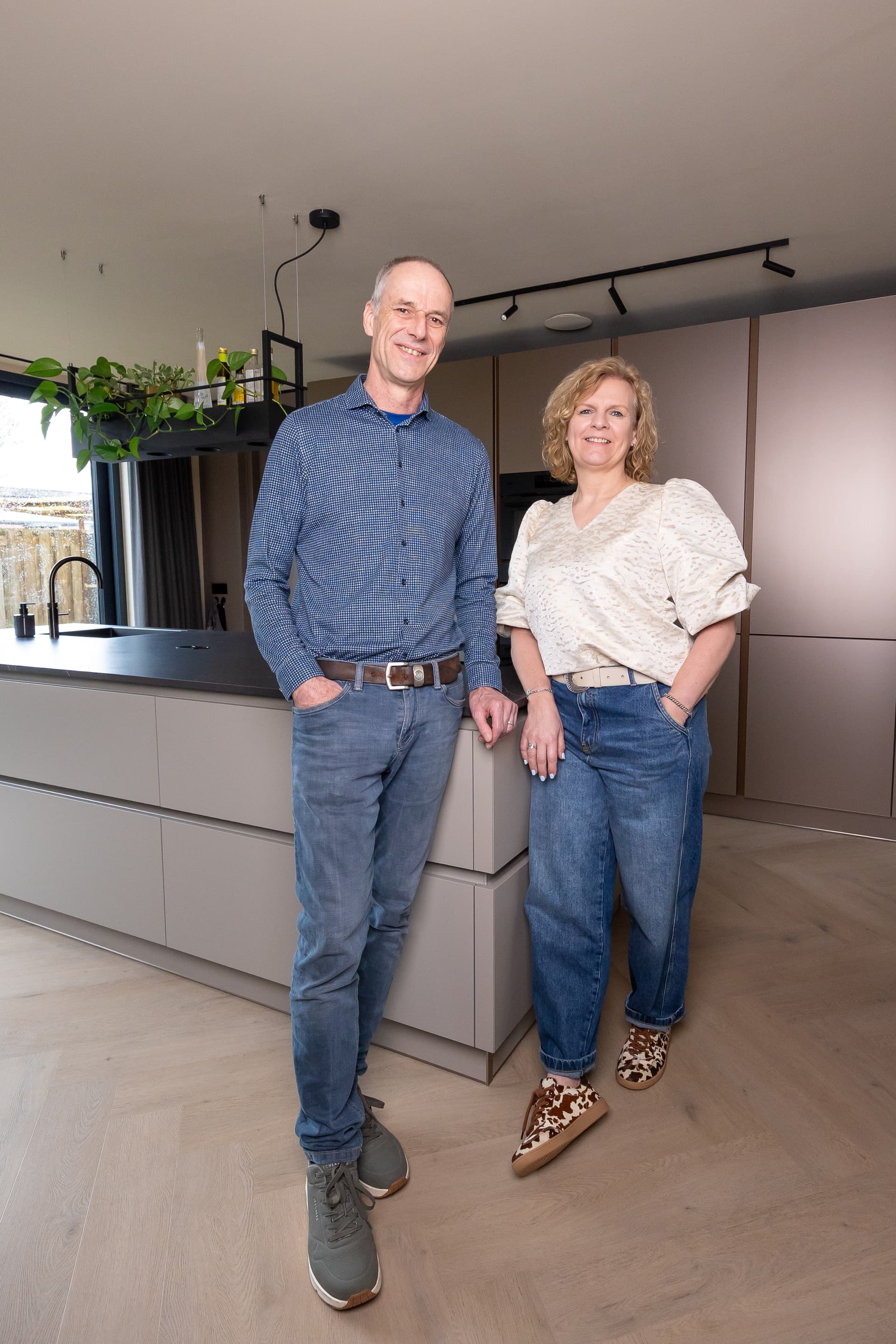 bronzen-keuken-klanten-potret.jpg Binnenkijken bij fam. Kerklaan