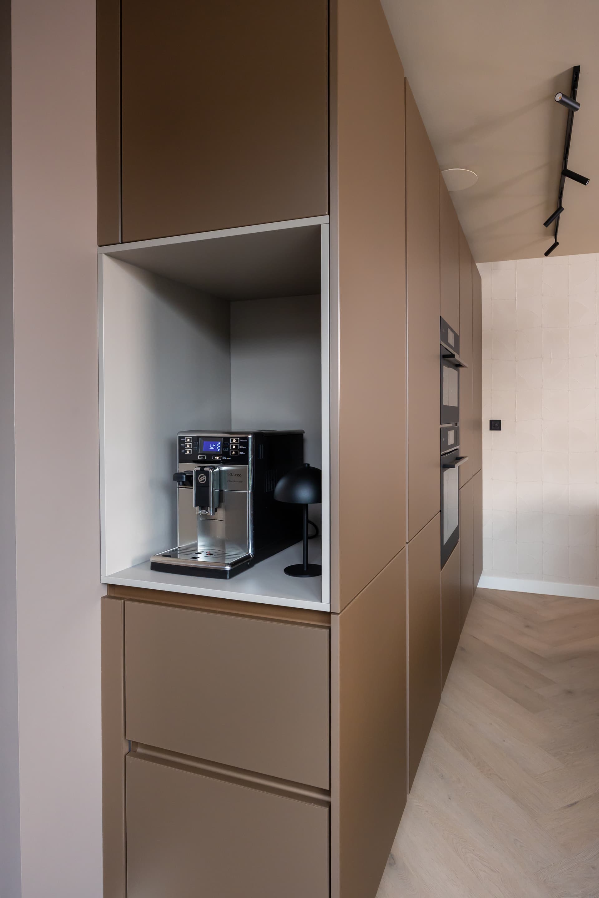 keuken-koffienis-opstelling-koffiecorner.jpg.jpg Binnenkijken bij fam. Kerklaan