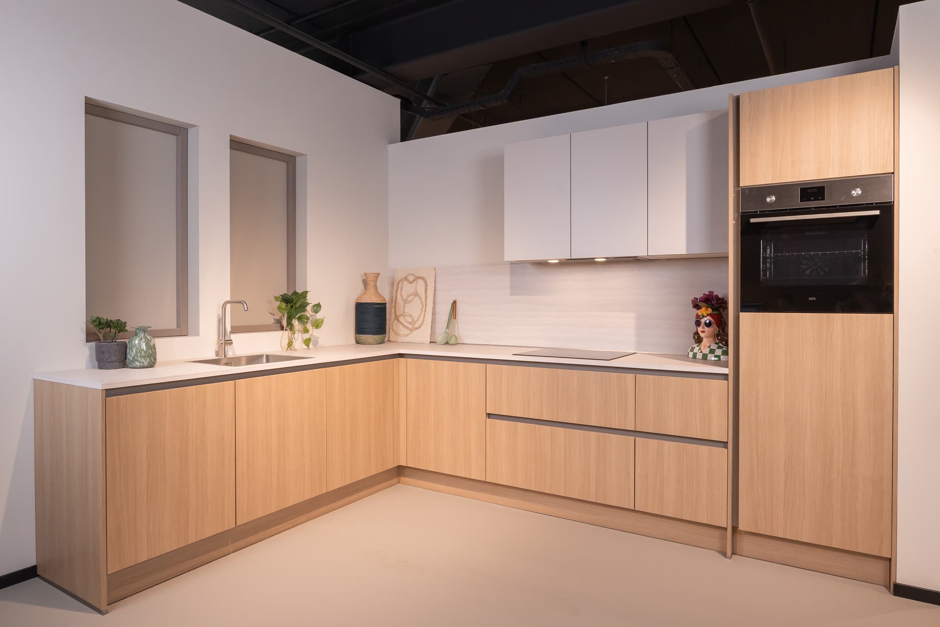 Main Image - Lichte houten keuken - The Post Office-1.jpg Eiken natuur keuken - Hello Kitchen